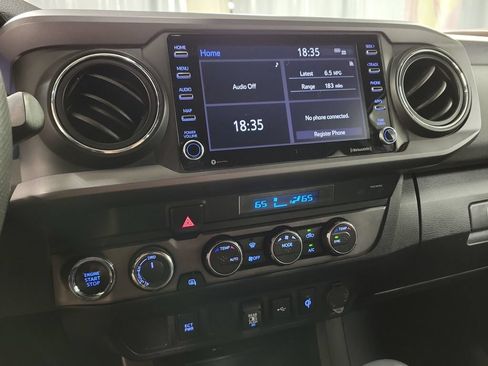 Used 2021 Toyota Tacoma TRD Off-Road AWD/4WD image 15