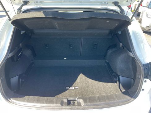 Used 2020 Nissan Rogue Sport S image 5