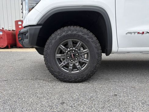 New 2026 GMC Sierra 1500 AT4X AWD/4WD image 8