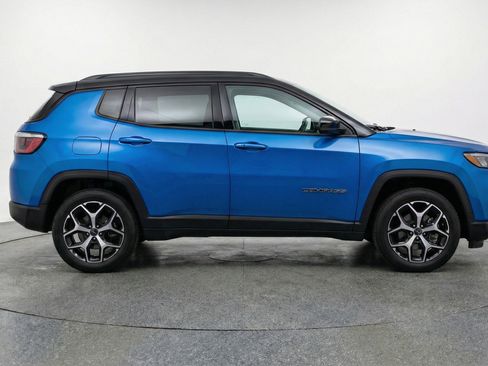 Used 2025 Jeep Compass Limited AWD/4WD image 11