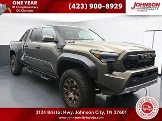 Used 2024 Toyota Tacoma Trailhunter video 1