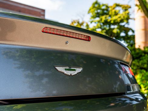 Used 2016 Aston Martin V8 Vantage S RWD image 8