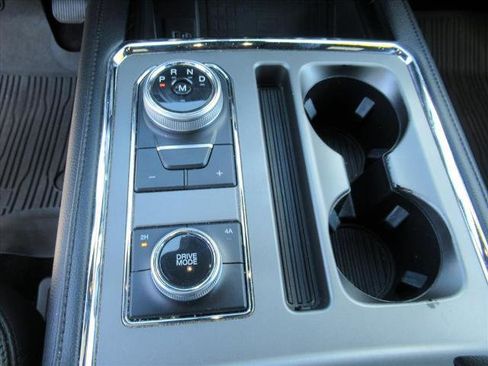 Used 2020 Ford Expedition XLT w/ Equipment Group 202A image 23