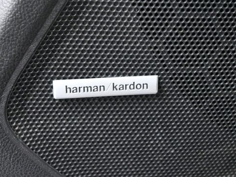 Used 2017 Subaru Outback 2.5i Touring image 5