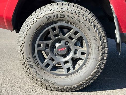 Used 2021 Toyota 4Runner TRD Off-Road Premium w/ Moonroof Package AWD/4WD image 9