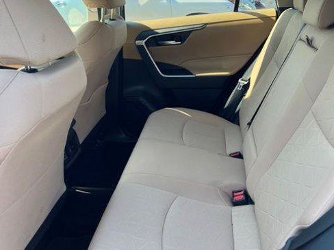 Certified 2022 Toyota RAV4 XLE FWD image 8