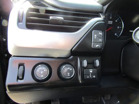 Used 2017 Chevrolet Tahoe Premier AWD/4WD image 28
