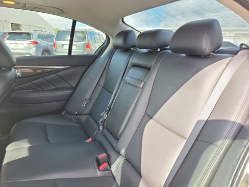 Used 2019 INFINITI Q50 Luxe w/ Essential Package (3.0T Luxe) image 9