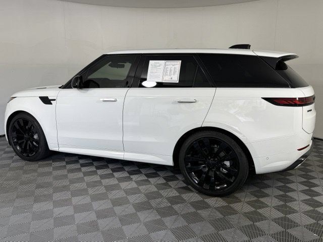 New 2026 Land Rover Range Rover Sport Dynamic SE AWD/4WD image 4