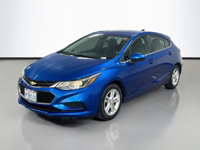 Used 2017 Chevrolet Cruze LT w/ Convenience Package FWD image 3