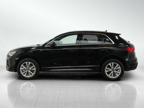 Used 2025 Audi Q3 2.0T Premium image 2