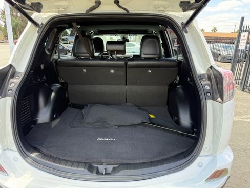 Used 2017 Toyota RAV4 SE FWD image 21