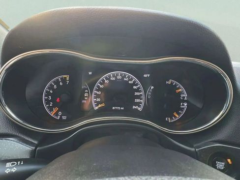 Used 2017 Jeep Grand Cherokee Limited image 23