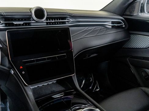 Used 2025 Maserati Grecale Modena image 38