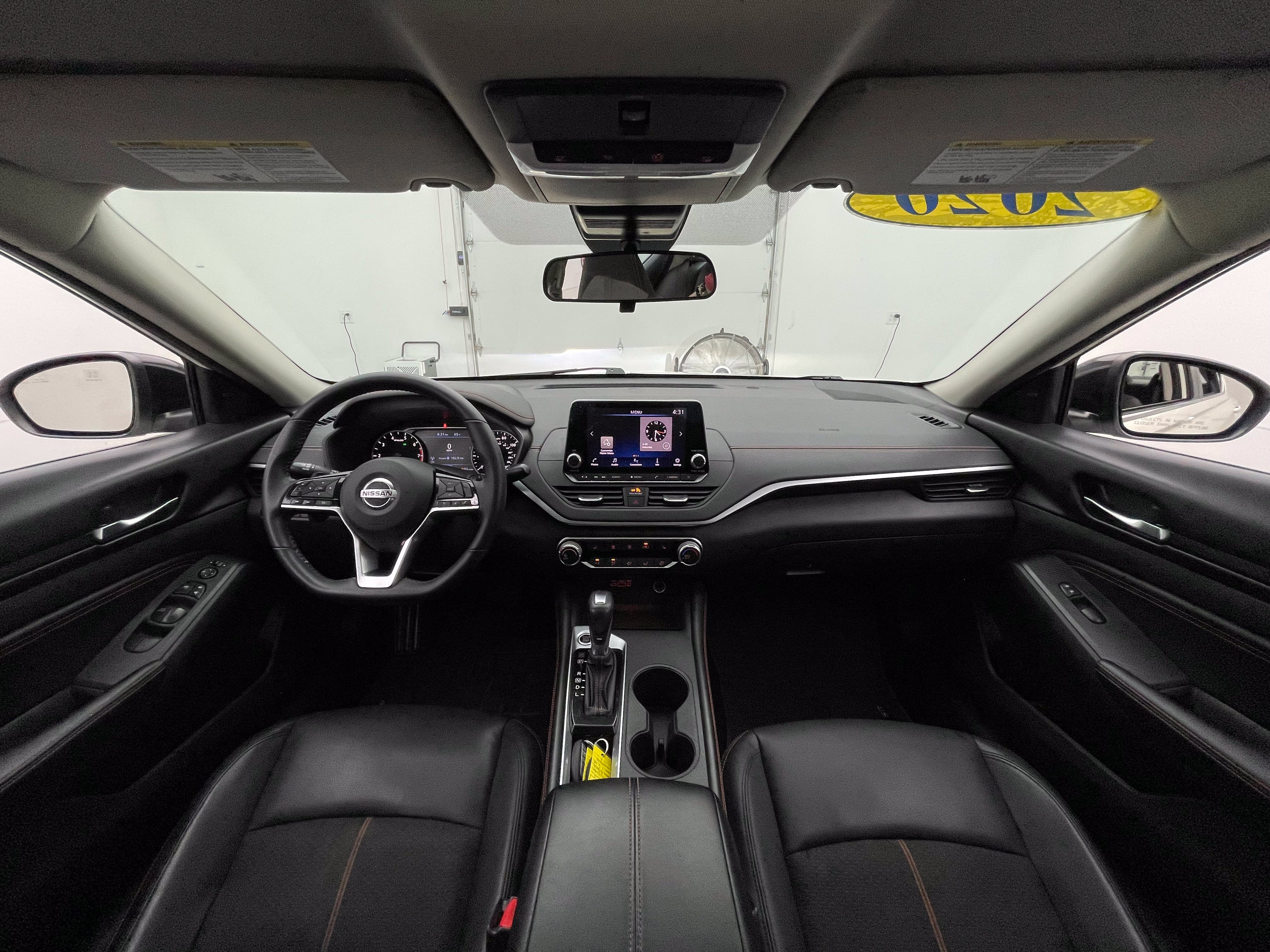 Used 2020 Nissan Altima 2.5 SR w/ Premium Package FWD image 3