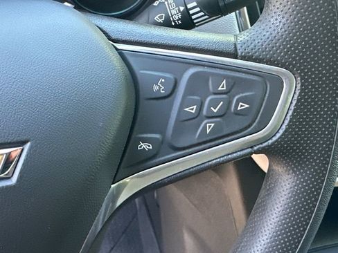 Used 2023 Chevrolet Equinox LT w/ LPO, Floor Liner Package FWD image 16