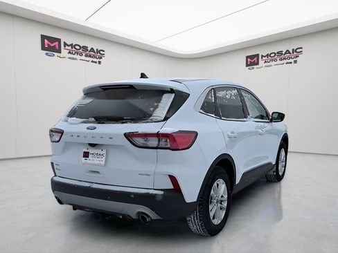 Used 2022 Ford Escape SE image 8