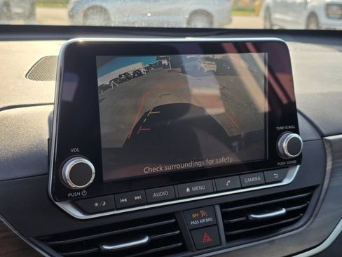Used 2023 Nissan Altima 2.5 SV FWD image 29