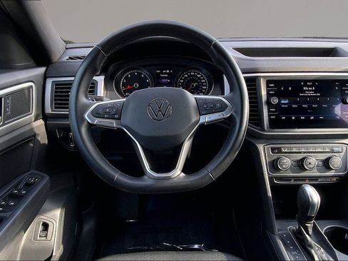 Used 2020 Volkswagen Atlas Cross Sport SE w/ Towing Package image 5