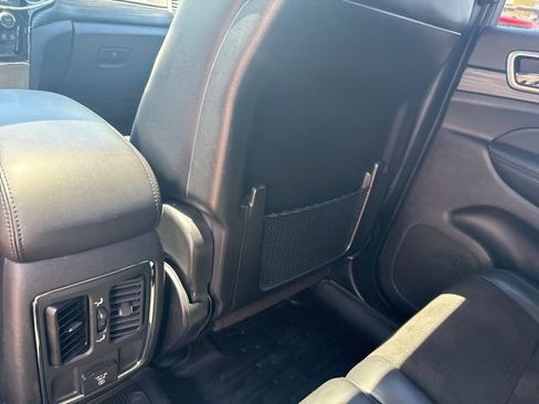 Used 2021 Jeep Grand Cherokee Laredo X AWD/4WD image 16