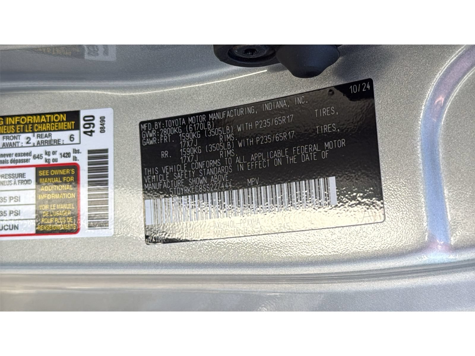 Certified 2025 Toyota Sienna XLE FWD image 37