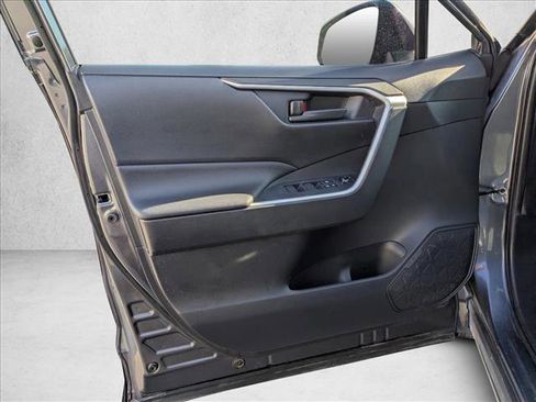 Used 2021 Toyota RAV4 SE w/ Weather & Moonroof Package image 12