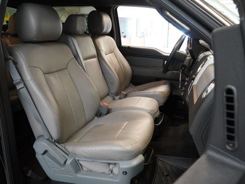 Used 2013 Ford F150 XLT w/ Mid Equipment Group RWD image 32