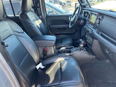 Used 2022 Jeep Wrangler Unlimited Sahara w/ Cold Weather Group image 15