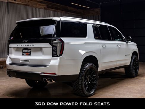Used 2025 Chevrolet Suburban High Country w/ Sun And Tow Package AWD/4WD image 10