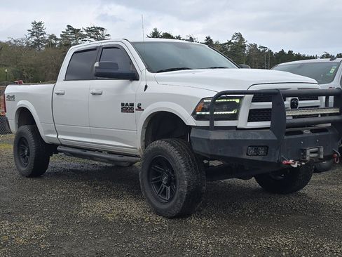 Used 2017 RAM 2500 Laramie w/ Sport Appearance Group AWD/4WD image 2