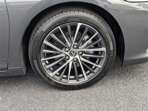 Certified 2025 Lexus ES 350 w/ Premium Package image 12