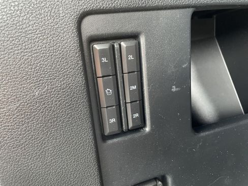 Used 2019 Ford Expedition Max XLT w/ Equipment Group 202A RWD image 46
