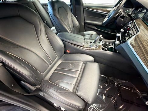 Used 2018 BMW 530i RWD image 15