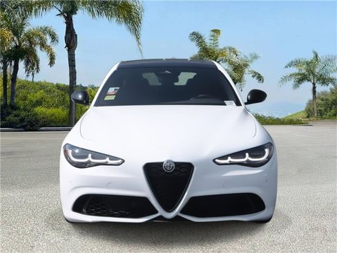 New 2025 Alfa Romeo Giulia image 3