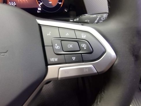 New 2025 Volkswagen Atlas Peak Edition SE image 32