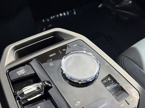 Used 2026 BMW iX xDrive60 image 22