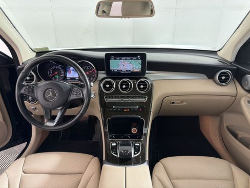 Used 2019 Mercedes-Benz GLC 300 4MATIC image 16