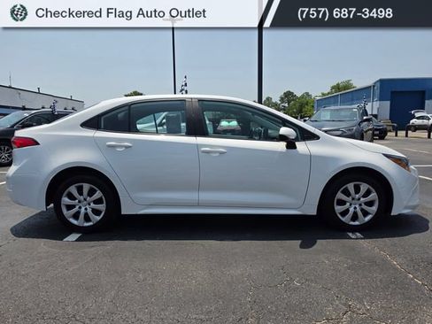 Used 2024 Toyota Corolla LE FWD image 9
