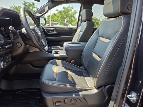 Used 2023 GMC Yukon AT4 w/ AT4 Premium Plus Package AWD/4WD image 4