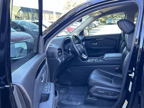 Used 2025 Honda Pilot EX-L image 2