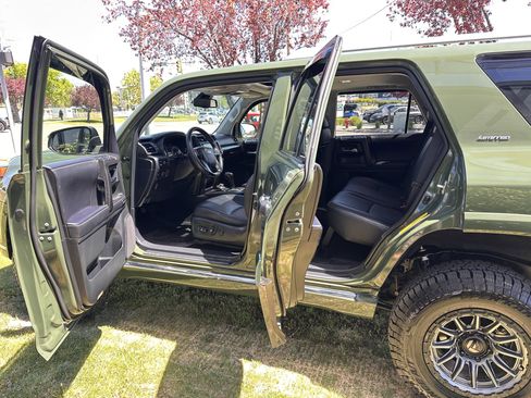 Used 2022 Toyota 4Runner Limited AWD/4WD image 22