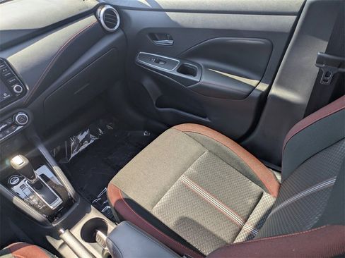 New 2025 Nissan Versa SR w/ Trunk Package image 17