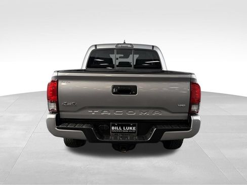 Used 2019 Toyota Tacoma SR AWD/4WD image 8