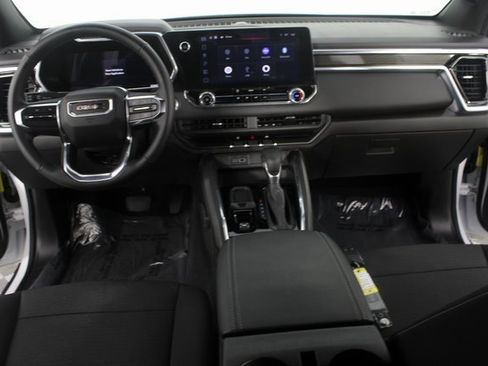 Used 2024 GMC Canyon Elevation image 9