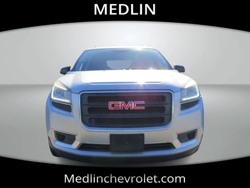Used 2016 GMC Acadia SLE image 3