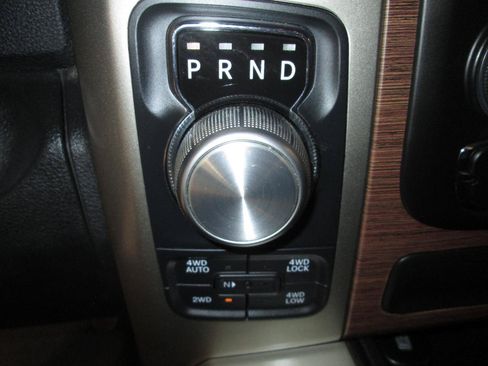 Used 2013 RAM 1500 Laramie w/ Convenience Group AWD/4WD image 20