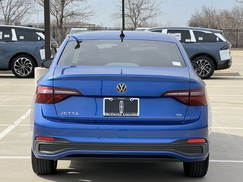 Used 2022 Volkswagen Jetta SE image 8