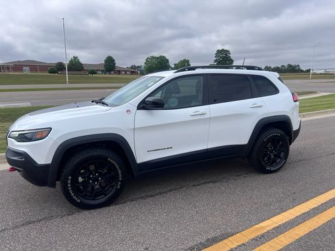 Certified 2022 Jeep Cherokee Trailhawk w/ Comfort/Convenience Group AWD/4WD image 8