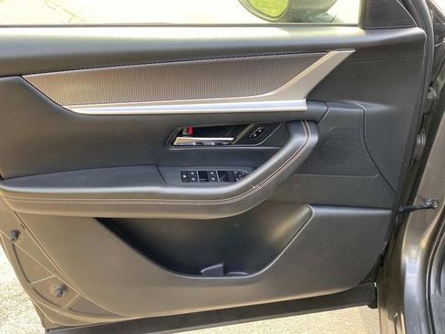 Used 2024 MAZDA CX-90 3.3 Turbo w/ Preferred Plus image 12