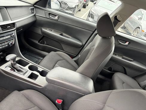 Used 2019 Kia Optima LX image 35